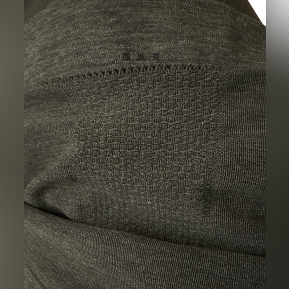 NWOT Lululemon In The Flow Tank- Size 8 - Picture 7 of 8